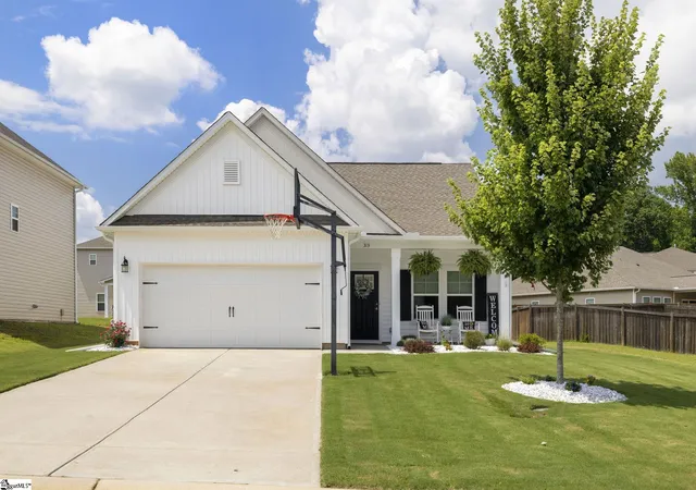 Photo 1 of Single family home for sale at 313 Balsa Wy, Seneca, SC 29678 | MLS# 1598057 | Listing updated on 2026-09-07