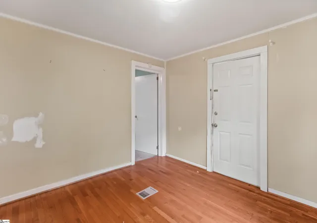 Photo 3 of Single family home for sale at 252 N Suber Rd, Greer, SC 29651 | MLS# 1601756 | Listing updated on 2026-08-24