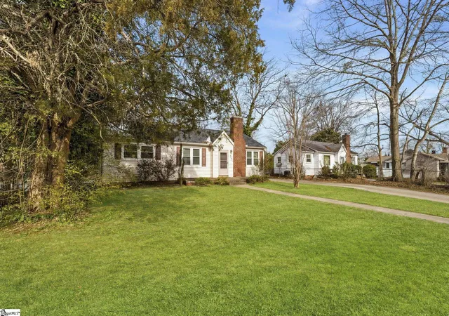 Photo 3 of Single family home for sale at 790 John B White Blvd, Spartanburg, SC 29306 | MLS# 1580491 | Listing updated on 2026-07-24