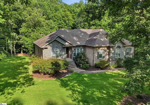 Photo 3 of Single family home for sale at 703 Garnett Wy, Simpsonville, SC 29680 | MLS# 1597329 | Listing updated on 2026-07-30