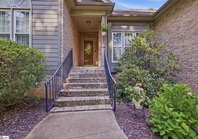 Photo 4 of Single family home for sale at 703 Garnett Wy, Simpsonville, SC 29680 | MLS# 1597329 | Listing updated on 2026-07-30