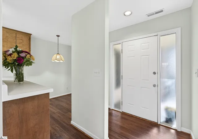 Photo 4 of Single family home for sale at 601 Dove Ter, Greenville, SC 29605 | MLS# 1583116 | Listing updated on 2026-08-10