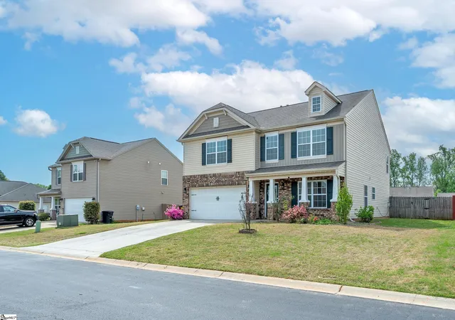 Photo 2 of Single family home for sale at 611 Willow Bank Lndg, Moore, SC 29369 | MLS# 1600863 | Listing updated on 2026-08-25