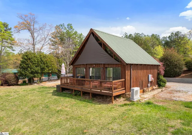 2nd image of 1 Kitty Hawk Ln, Six Mile, SC 29682 | MLS# 1588020