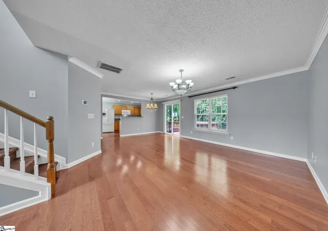 Photo 2 of Single family home for sale at 5 Earleigh Ct, Simpsonville, SC 29681 | MLS# 1600828 | Listing updated on 2026-08-13