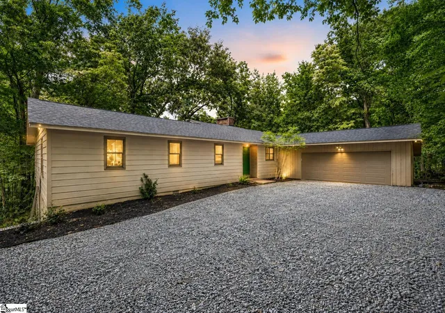 Photo 1 of Single family home for sale at 215 Hearthstone Ridge Rd Rd, Landrum, SC 29356 | MLS# 1602354 | Listing updated on 2026-09-04