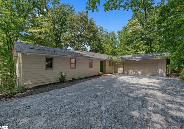 Photo 2 of Single family home for sale at 215 Hearthstone Ridge Rd Rd, Landrum, SC 29356 | MLS# 1602354 | Listing updated on 2026-09-04
