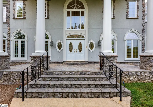 Photo 2 of Single family home for sale at 100 Evening View Wy, Travelers Rest, SC 29690 | MLS# 1599964 | Listing updated on 2026-08-06