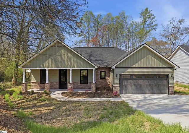 Photo 1 of Single family home for sale at 121 Tubbs Mountain Rd, Travelers Rest, SC 29690 | MLS# 1602485 | Listing updated on 2026-08-31