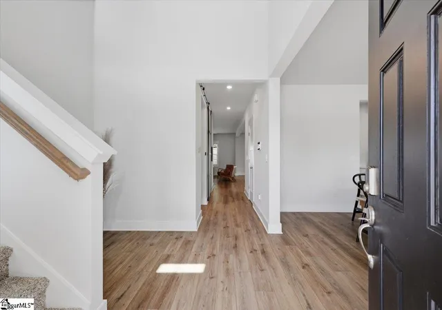 Photo 3 of Single family home for sale at 437 Roderick Ln, Greenville, SC 29605 | MLS# 1601638 | Listing updated on 2026-08-27