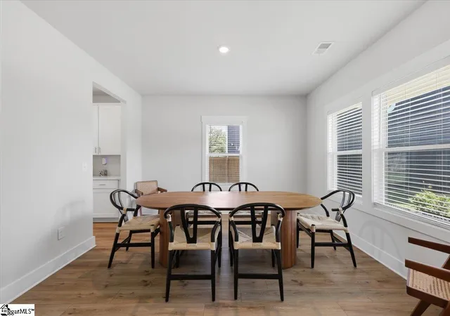 Photo 3 of Single family home for sale at 437 Roderick Ln, Greenville, SC 29605 | MLS# 1601638 | Listing updated on 2026-08-27