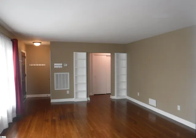 Photo 3 of Single family home for sale at 222 Woodview Ave, Spartanburg, SC 29306 | MLS# 1587700 | Listing updated on 2026-08-06