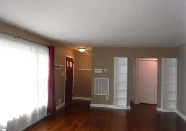 Photo 4 of Single family home for sale at 222 Woodview Ave, Spartanburg, SC 29306 | MLS# 1587700 | Listing updated on 2026-08-06