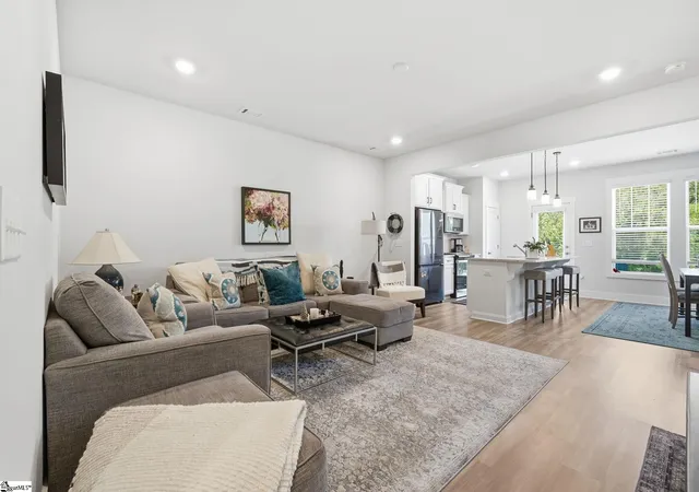 Photo 3 of Townhouse for sale at 64 Mardale Ln, Greenville, SC 29609 | MLS# 1599520 | Listing updated on 2026-08-02