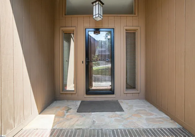 Photo 3 of Single family home for sale at 19 Kindlin Wy, Taylors, SC 29687 | MLS# 1600901 | Listing updated on 2026-08-14