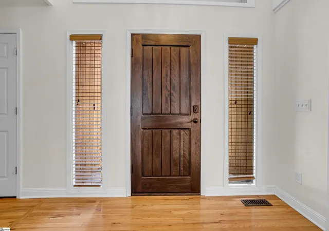 Photo 4 of Single family home for sale at 19 Kindlin Wy, Taylors, SC 29687 | MLS# 1600901 | Listing updated on 2026-08-14