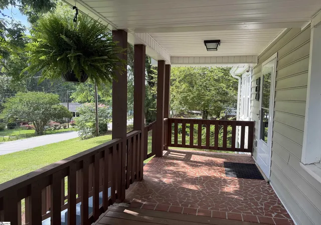 Photo 2 of Sale Pending at 107 Irene Cir, Greenville, SC 29617 | MLS# 1595218 | Listing updated on 2026-08-26