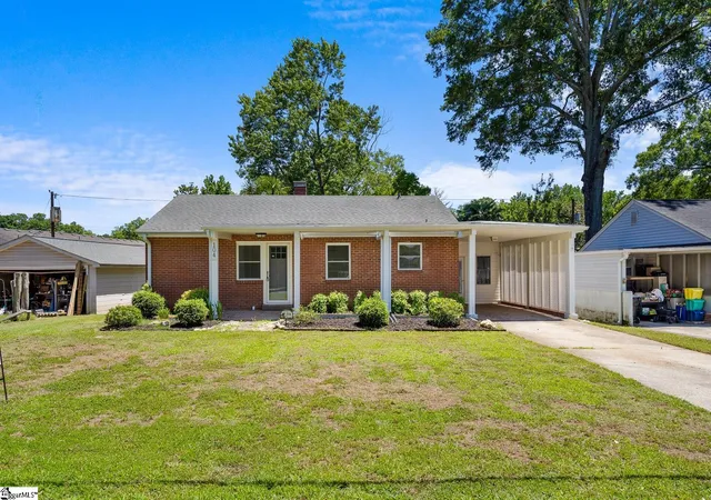 Homes for sale in Belton, SC | 104 Cox Dr, Belton, SC 29627 | MLS# 1581345