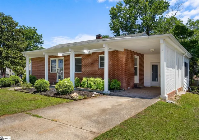 Homes for sale in Belton, SC | 104 Cox Dr, Belton, SC 29627 | MLS# 1581345
