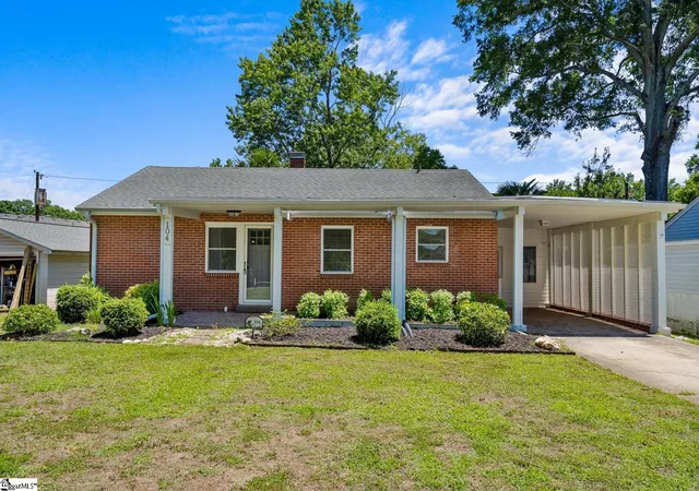 Homes for sale in Belton, SC | 104 Cox Dr, Belton, SC 29627 | MLS# 1581345