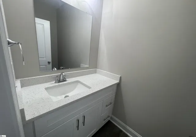 Photo 3 of Single family home for sale at 711 Rockcliff St, Greenville, SC 29617 | MLS# 1599224 | Listing updated on 2026-10-16