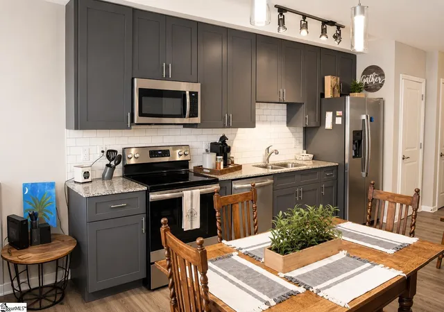 5th image of 100 E Washington St #Apt 32, Greenville, SC 29601 | MLS# 1587898