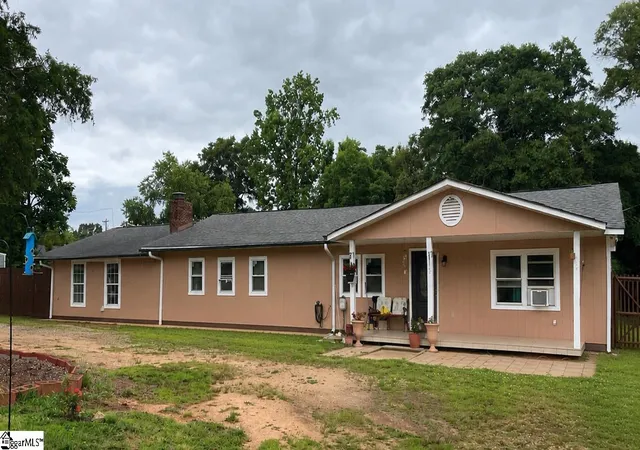 Homes for sale in Honea Path, SC | 300 Baldwin St, Honea Path, SC 29654 | MLS# 1595988