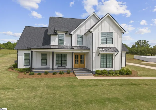 Photo 2 of Single family home for sale at 402 Old Batson Rd, Taylors, SC 29687 | MLS# 1590378 | Listing updated on 2026-10-17