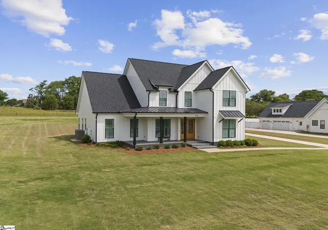 Photo 3 of Single family home for sale at 402 Old Batson Rd, Taylors, SC 29687 | MLS# 1590378 | Listing updated on 2026-10-17