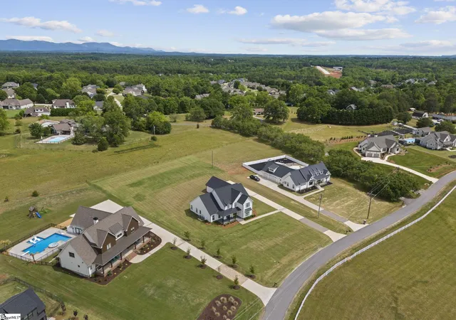 Photo 4 of Single family home for sale at 402 Old Batson Rd, Taylors, SC 29687 | MLS# 1590378 | Listing updated on 2026-10-17