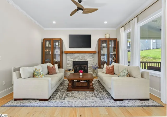 Photo 3 of Single family home for sale at 732 Enoree River Pl, Greer, SC 29651 | MLS# 1601646 | Listing updated on 2026-09-16