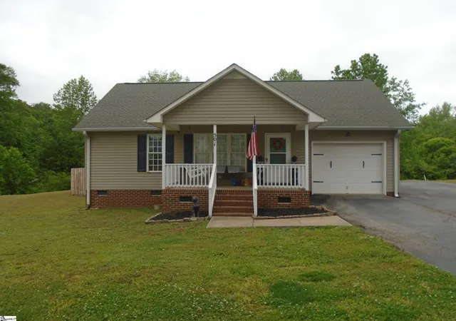 Homes for sale in Campobello, SC | 501 Caldwell St, Campobello, SC 29322 | MLS# 1589887