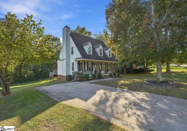 Photo 1 of Single family home for sale at 105 Fox Run Cir, Greer, SC 29651 | MLS# 1608113 | Listing updated on 2026-10-30