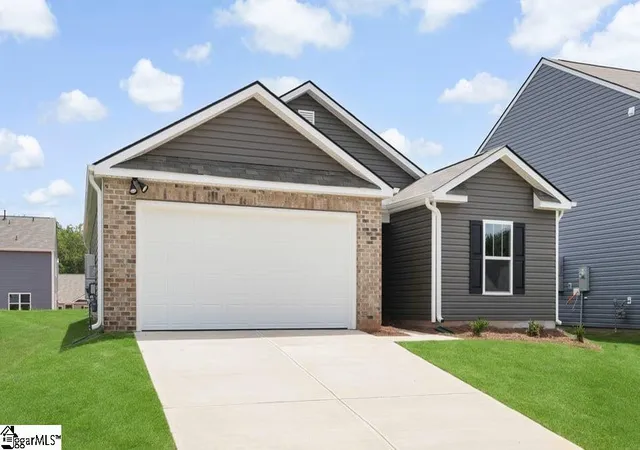 2nd image of 127 Pretoria Dr, Fountain Inn, SC 29644 | MLS# 1587344