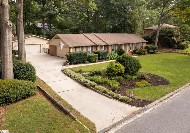 Photo 1 of Single family home for sale at 215 Cannon Cir, Greenville, SC 29607 | MLS# 1602377 | Listing updated on 2026-09-09