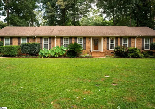 Photo 2 of Single family home for sale at 215 Cannon Cir, Greenville, SC 29607 | MLS# 1602377 | Listing updated on 2026-09-09
