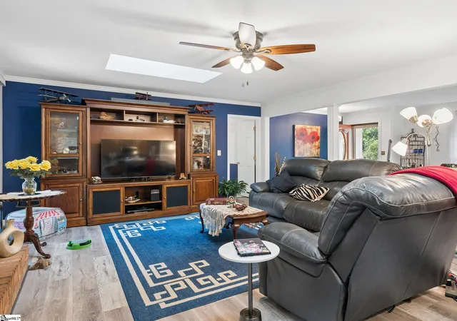 Photo 3 of Single family home for sale at 215 Cannon Cir, Greenville, SC 29607 | MLS# 1602377 | Listing updated on 2026-09-09