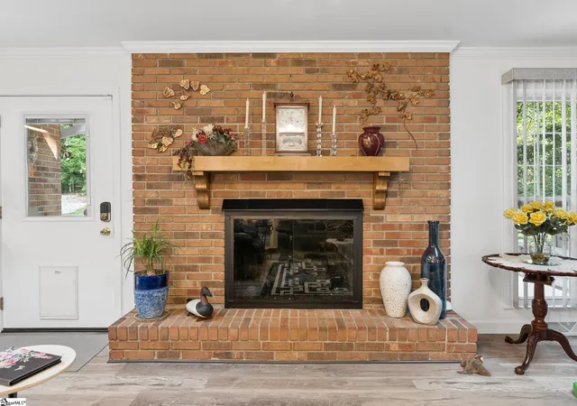 Photo 4 of Single family home for sale at 215 Cannon Cir, Greenville, SC 29607 | MLS# 1602377 | Listing updated on 2026-09-09