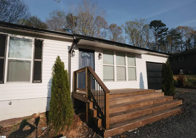 Photo 2 of Single family home for sale at 344 Bobo Rd, Wellford, SC 29385 | MLS# 1586311 | Listing updated on 2026-08-22