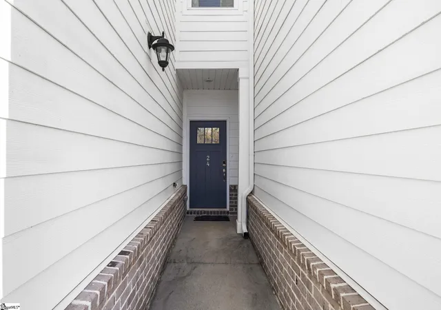 Photo 3 of Townhouse for sale at 24 Bromes Wy, Greenville, SC 29607 | MLS# 1580563 | Listing updated on 2026-10-09