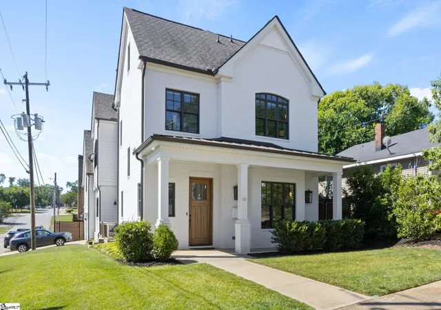 Photo 3 of Single family home for sale at 101 Gower St, Greenville, SC 29601 | MLS# 1598988 | Listing updated on 2026-09-17