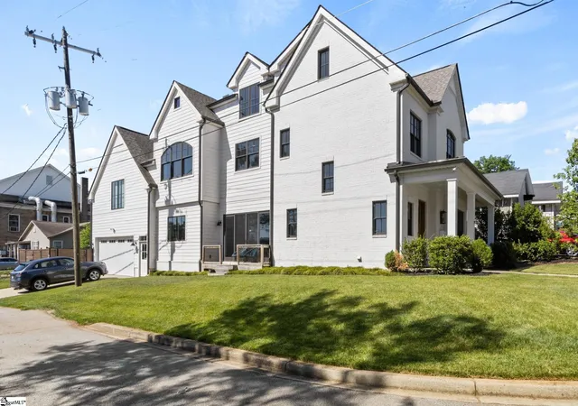 Photo 4 of Single family home for sale at 101 Gower St, Greenville, SC 29601 | MLS# 1598988 | Listing updated on 2026-09-17