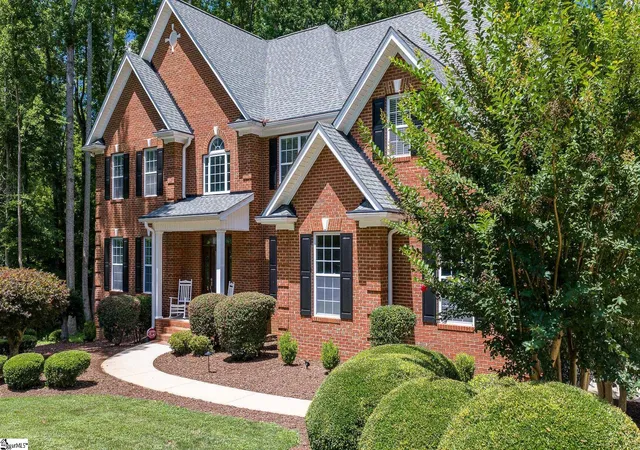 Photo 3 of Sale Pending at 103 Country Club Dr, Laurens, SC 29360 | MLS# 1595898 | Listing updated on 2026-10-19