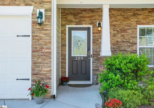Photo 3 of Single family home for sale at 209 Hartwood Lake Ln, Greer, SC 29650 | MLS# 1591818 | Listing updated on 2026-08-06