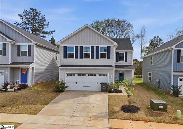 Photo 2 of Single family home for sale at 11 Davis Grove Ln, Piedmont, SC 29673 | MLS# 1586802 | Listing updated on 2026-09-03