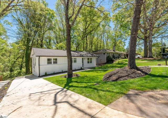 Photo 3 of Single family home for sale at 318 Elder Street Ext, Greenville, SC 29607 | MLS# 1587733 | Listing updated on 2026-05-04