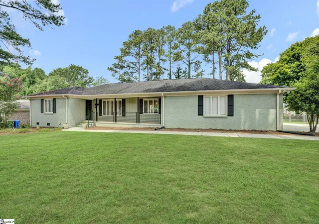 Photo 2 of Single family home for sale at 117 Royal Oak Rd, Greenville, SC 29607 | MLS# 1600990 | Listing updated on 2026-09-10