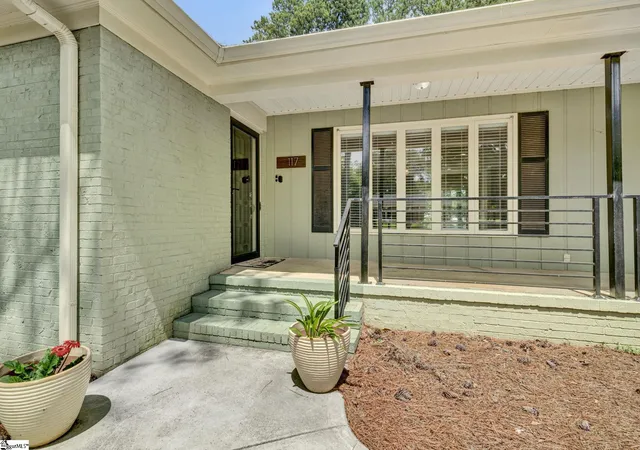 Photo 3 of Single family home for sale at 117 Royal Oak Rd, Greenville, SC 29607 | MLS# 1600990 | Listing updated on 2026-09-10