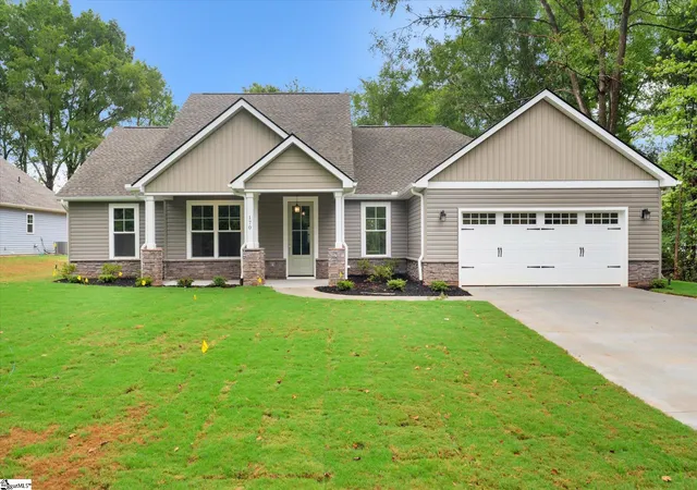 Photo 2 of Single family home for sale at 170 Stewart Lake Rd, Pelzer, SC 29669 | MLS# 1599048 | Listing updated on 2026-07-28