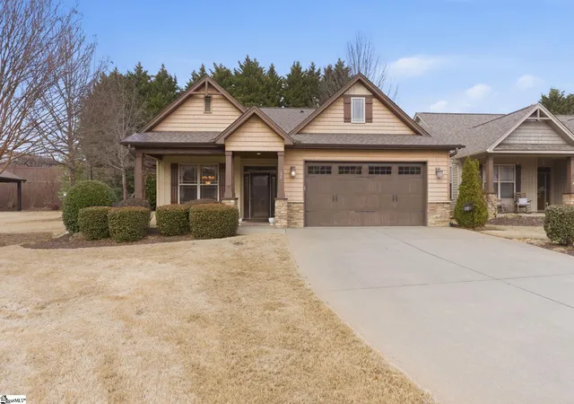 Photo 1 of Single family home for sale at 32 Dolerite Dr, Taylors, SC 29687 | MLS# 1583386 | Listing updated on 2026-10-22